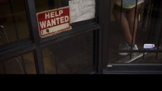 Броят на свободните работни места в САЩ е спаднал през юли