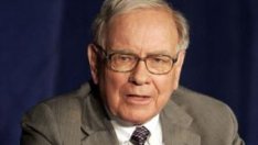 И Бъфет носи китайски костюми 