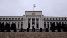 Фед: Възстановяването остава умерено, но има някои забавяния