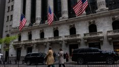 Dow спада с 300 пункта, Nasdaq и S&P 500 също са надолу*