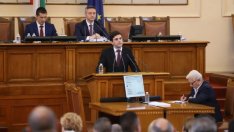 Парламентът освободи Никола Минчев от длъжността председател