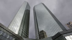 Крехките банки няма да направят САЩ или Европа по-силни