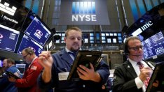 S&P отбеляза най-голямата си месечна загуба от 2011 г. насам