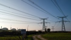 Франция национализира изцяло енергийния гигант EDF