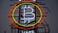 Инвеститорите изтеглят биткойни от борсите в режим на съхранение