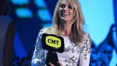 Кари Ъндърууд постави рекорд по дигитални продажби на сингли на кънтри