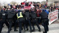 Тръмп се изправя пред серия от съдебни искове заради щурма на Капитолия