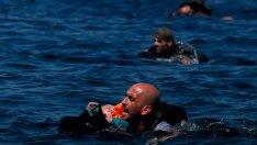 Близо 1 млн. мигранти са пристигнали в Европа по море за една година