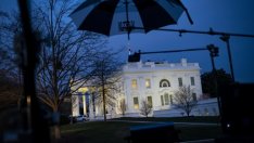 Белият дом обсъди коронавируса и с технологичната индустрия 