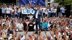 Гуайдо иска да свали Мадуро с помощта на военните