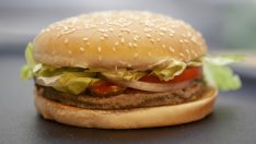 Burger King се отказва от изкуствените консерванти 