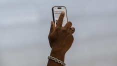 Apple вдига цените на iPhone като част от фината стратегия за увеличаване на приходите