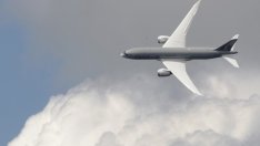 Boeing спира доставките на модела Dreamliner