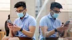 Apple тества отключване на iPhone и при носене на маска