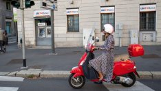 Компания за електрически скутери ще произвежда сменяеми батерии