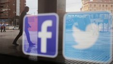 Русия погва Twitter и Facebook за спазване на законите ѝ