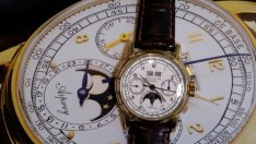 Производителят на часовници Patek Philippe си търси нов собственик?