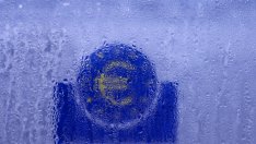 Махлуф от ЕЦБ: Еврото не може бързо да измести ролята на долара
