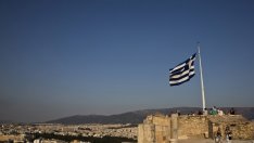 Холандия одобри третия спасителен план за Гърция