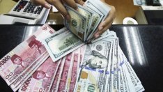 Доларът губи позиции след изнесената стенограма от последното заседание на Фед