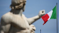 Италия иска ЕС да отложи до есента решението за наказателната процедура