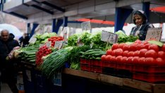 Повечето плодове и зеленчуци на едро у нас поевтиняват в края на май