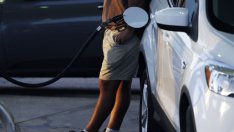 Растящата несигурност за възстановяването тласка петролните цени надолу