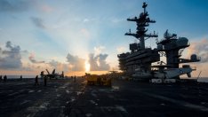 Северна Корея има готовност да обстрелва американски самолетоносач