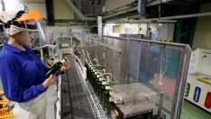 Китайската икономика расте с 6,8% трето поредно тримесечие