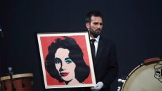 Лайза Минели продава колекцията си от творби на Анди Уорхол