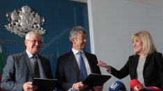 Подписани са договорите за доставка на първите 280 нови линейки