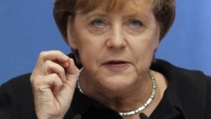 Меркел: Спасяването на еврото изисква време