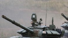 В конфронтацията между Русия и Украйна и двете страни предприемат военни учения