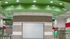 Проблеми със станции от новата линия на метрото около месец след пускането им