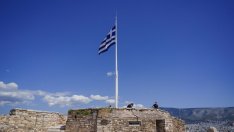 Гърция успешно е преотворила емисия 25-годишни облигации