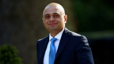 Британският вътрешен министър се включи в надпреварата за премиерския пост