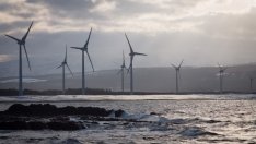 Гигантските офшорни вятърни паркове искат и модернизация на пристанищата