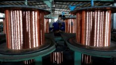 Пазарите на мед сигнализират за предпазливост сред трейдърите