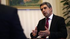 Плевнелиев: Траен растеж не може да бъде създаден чрез трупане на дългове