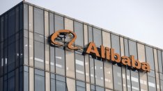 САЩ обмислят да добавят Alibaba и Tencent към черния си търговски списък