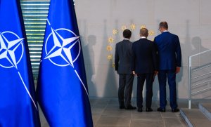 Европа знае как да отговори на Русия и Китай, време е за същото и със САЩ