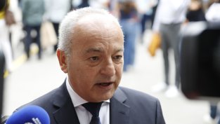 Финансовото министерство работи за свиване на дефицита за 2027 г. до 3%