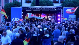 Крайнодясната &bdquo;Алтернатива за Германия&ldquo; е на крачка от исторически пробив