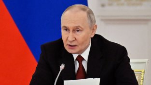 Путин подписа закон за данъчни промени в подкрепа на руския пазар на горива