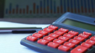 "Ейч Ар Кепитъл" дава малък дивидент и увеличава капитала си