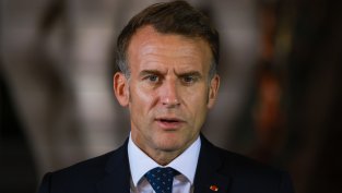 Само за седмица две социални обещания на Макрон станаха факт