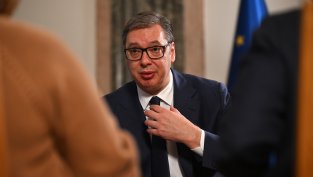 Студенти без изявени лидери оспорват властта на Вучич в Сърбия