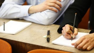 КФН спря временно търговото предложение за Велде България