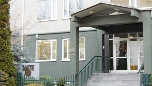 "Златен лев холдинг" продава акциите в "Елпром-Елин" със 70% обезценка