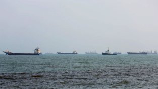 Задава се недостиг на корабно гориво заради войните в Украйна и Близкия изток